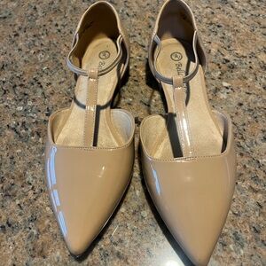 Bella Vita Nude Patent Pointed T-Strap Flats-9ww